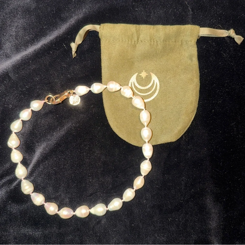 Jane Winn 16” White Pearl Knotted Beaded Necklace NWB and Box - Picture 4 of 8